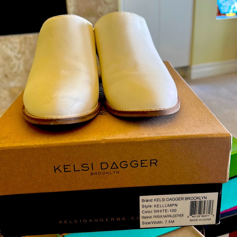 Kelsi Dagger slides